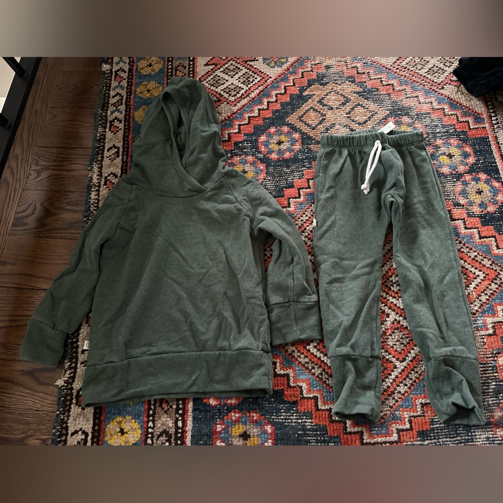 Childhoods Clothing green hoodie with pants set, 3T